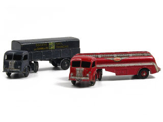 Lot 447 - DINKY TOYS (FRANCE) (2)