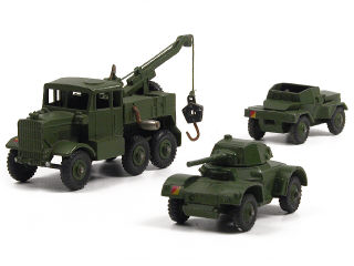 Lot 603 - DINKY TOYS (GB) (3)