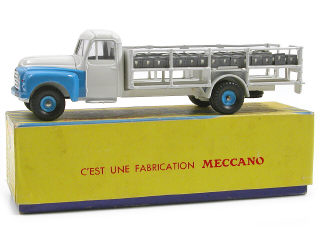 Lot 737 - DINKY TOYS FRANCE (1)