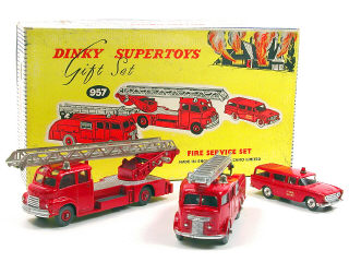 Lot 799 - DINKY TOYS GB (4)