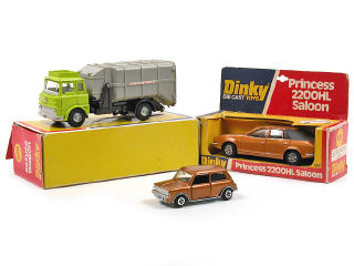 Lot 819 - DINKY TOYS (GB) (3)
