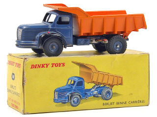 Lot 716 - DINKY TOYS FRANCE (1)
