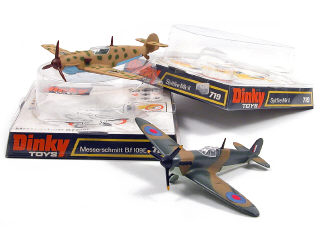 Lot 816 - DINKY TOYS GB (2)