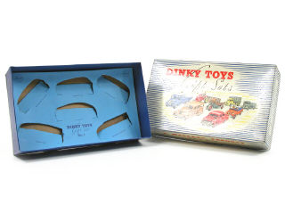 Lot 883 - DINKY TOYS GB (1)