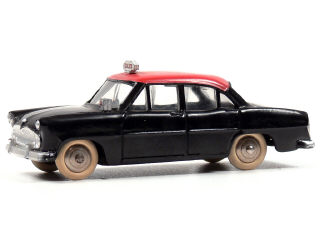 Lot 241 - DINKY TOYS FRANCE (1)