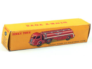 Lot 146 - DINKY TOYS FRANCE (1)
