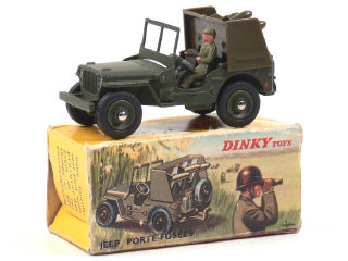 Lot 352 - DINKY TOYS (FRANCE) (1)