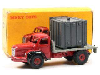 Lot 325 - DINKY TOYS FRANCE (1)