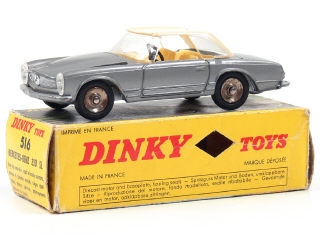 Lot 246 - DINKY TOYS (FRANCE) (1)