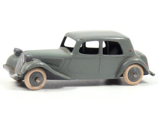 Lot 222 - DINKY TOYS FRANCE (1)
