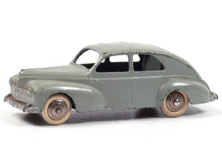 Lot 225 - DINKY TOYS (FRANCE) (1)