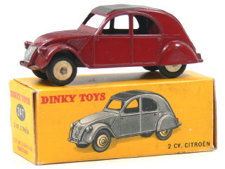 Lot 227 - DINKY TOYS FRANCE (1)