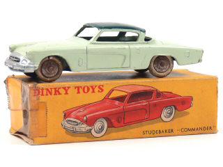 Lot 236 - DINKY TOYS (FRANCE) (1)