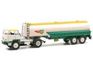 Lot 189 - DINKY TOYS (FRANCE) (1)