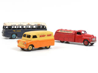 Lot 303 - DINKY TOYS (GB) (3)