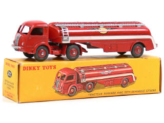 Lot 110 - DINKY TOYS (FRANCE) (1)