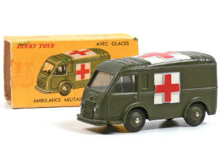 Lot 175 - DINKY TOYS FRANCE (1)