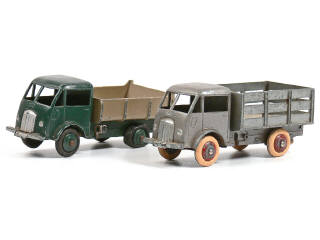 Lot 200 - DINKY TOYS (FRANCE) (2)