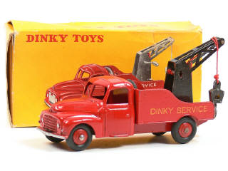 Lot 129 - DINKY TOYS (FRANCE) (1)