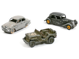 Lot 218 - DINKY TOYS FRANCE (3)