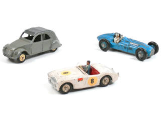 Lot 225 - DINKY TOYS FRANCE (3)