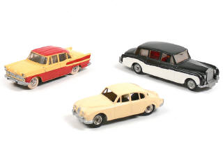 Lot 299 - DINKY TOYS (GB) (3)