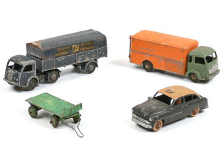 Lot 234 - DINKY TOYS FRANCE (4)