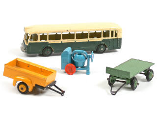 Lot 238 - DINKY TOYS FRANCE (4)
