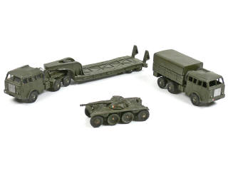 Lot 229 - DINKY TOYS FRANCE (3)