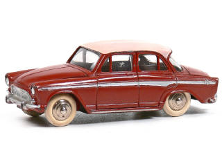 Lot 149 - DINKY TOYS FRANCE (1)