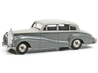Lot 251 - DINKY TOYS GB (1)