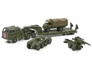 Lot 242 - DINKY TOYS FRANCE (4)