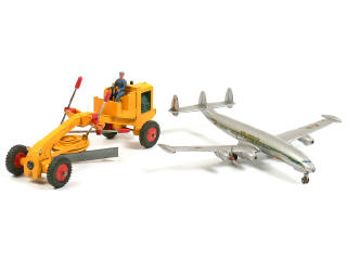 Lot 209 - DINKY TOYS (FRANCE) (2)