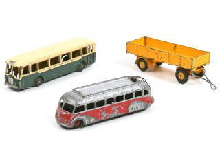 Lot 212 - DINKY TOYS FRANCE (3)