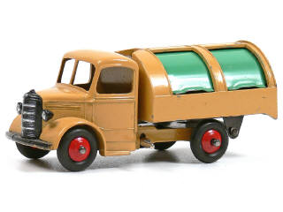 Lot 262 - DINKY TOYS GB (1)