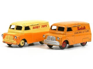 Lot 295 - DINKY TOYS (GB) (2)