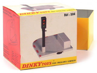Lot 228 - DINKY TOYS FRANCE (1)