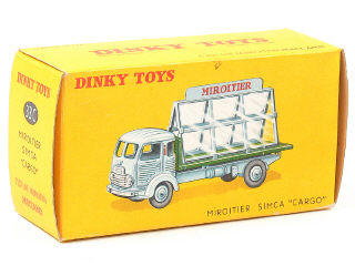 Lot 205 - DINKY TOYS FRANCE (1)