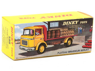 Lot 226 - DINKY TOYS FRANCE (1)