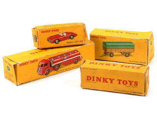Lot 271 - DINKY TOYS FRANCE (4)