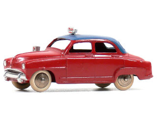 Lot 873 - DINKY TOYS FRANCE (1)