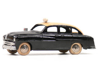 Lot 877 - DINKY TOYS FRANCE (1)