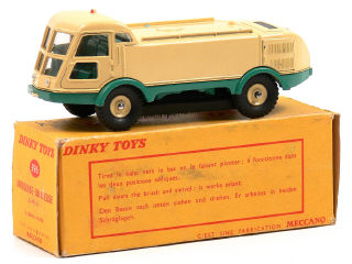 Lot 1022 - DINKY TOYS FRANCE (1)