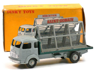 Lot 1005 - DINKY TOYS FRANCE (1)