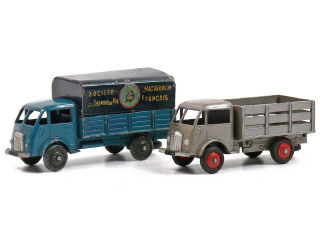 Lot 1076 - DINKY TOYS (FRANCE) (2)