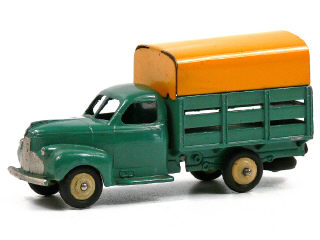 Lot 980 - DINKY TOYS (FRANCE) (1)