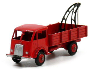 Lot 975 - DINKY TOYS FRANCE (1)