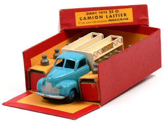 Lot 982 - DINKY TOYS FRANCE (1)
