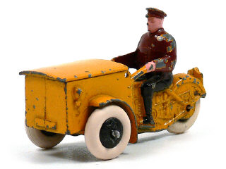 Lot 957 - DINKY TOYS FRANCE (1)