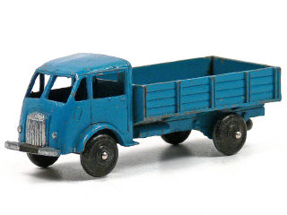 Lot 967 - DINKY TOYS (FRANCE) (1)